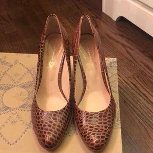 Modern Vintage Pumps.